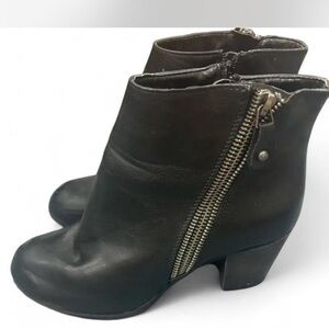 Diba-Black Ankle Heeled Boots with Zipper
